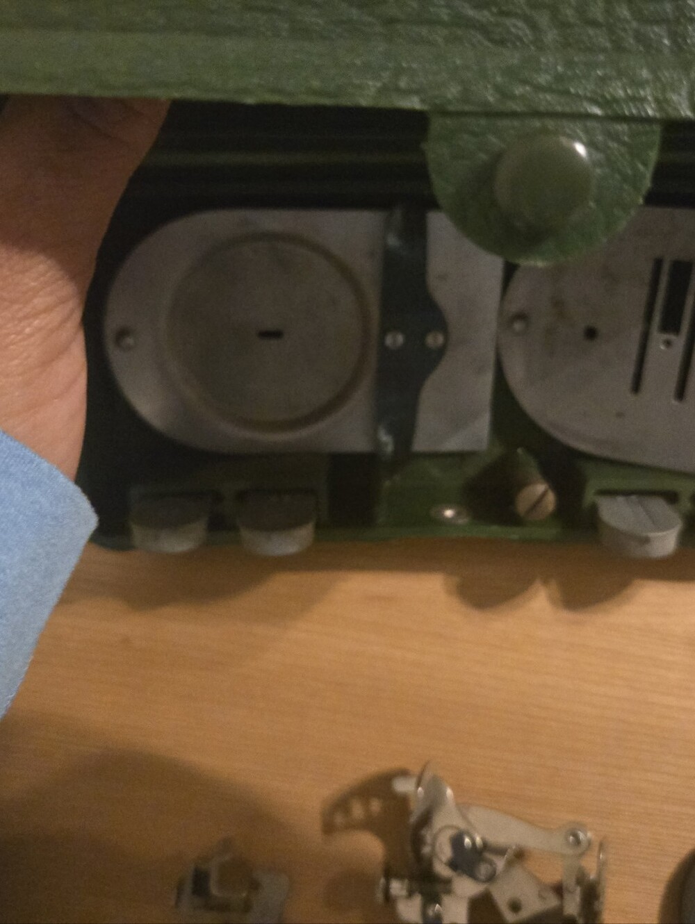 Singer Sewing Machine Accessories - Picture 4 of 11